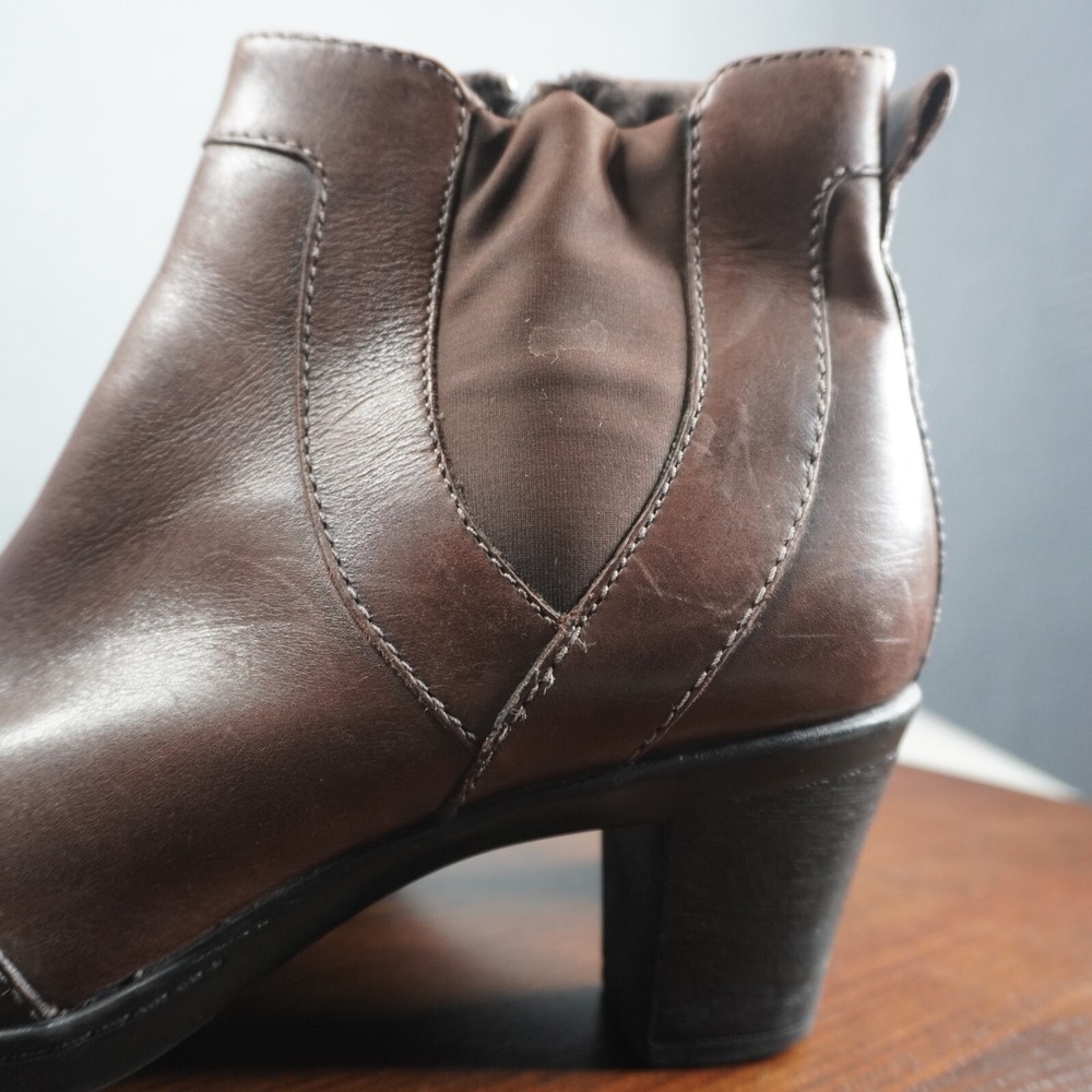 Clarks Bendables Womens 9M Brown Leather Ankle Boots Side Zip Lined Comfort Heel - Picture 7 of 15